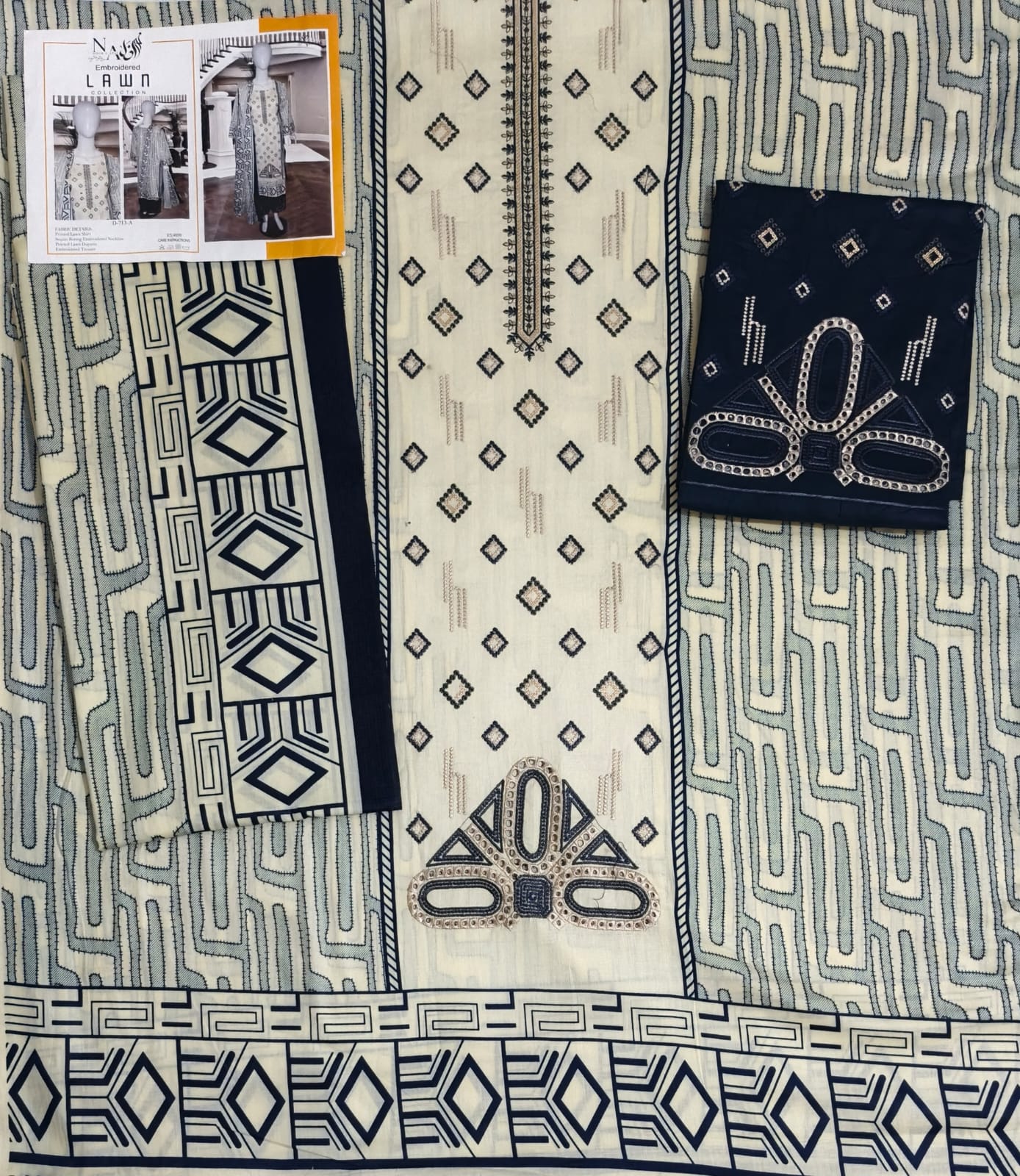 Ivory Luxe Embroidered - 3PC Lawn Unstitched Suit